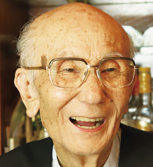 国内最高齢バーテンダー　井山 計一 さん